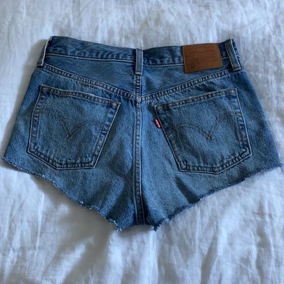 501 Levi Shorts - Picture 2 of 3
